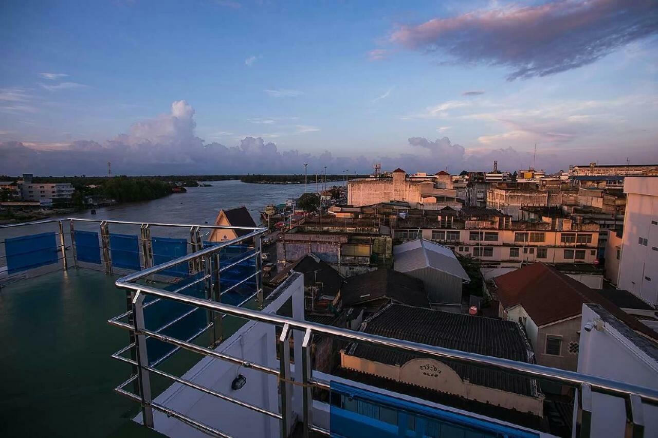 The Port Hostel Σούρατ Τανί Εξωτερικό φωτογραφία